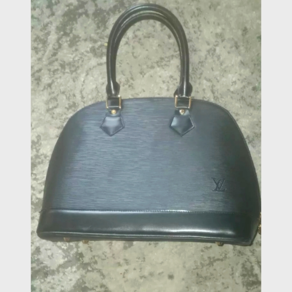 Louis Vuitton Alma Bag Medium Hobo Shoulder Bag